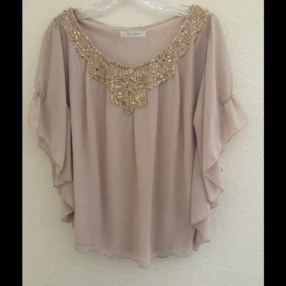 🚫SOLD🚫Gold Sequined Front Boho Top