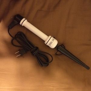 Hot tools curling wand!