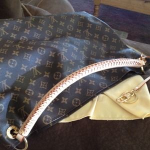 LV print Artsy style