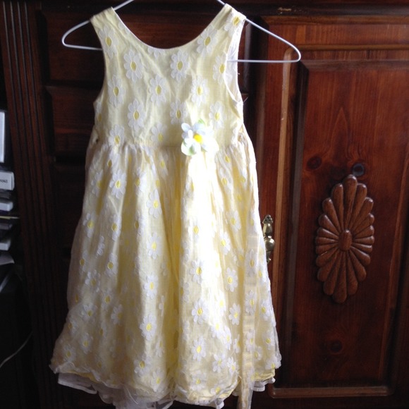 Little girls dress size 6