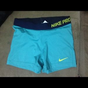 Nike PRo