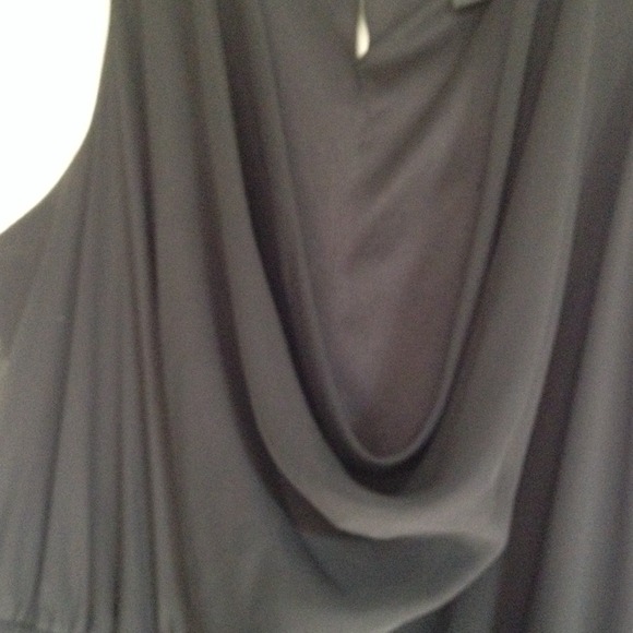 Women's dress - Picture 2 of 4