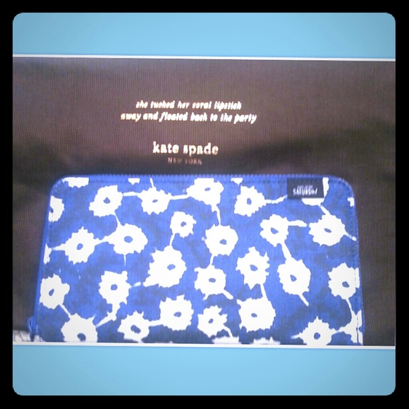 Beautiful KATE SPADE SATURDAY WALLET WITH DUST BAG