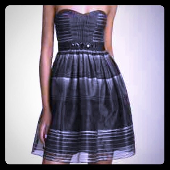 BCBG STRIPED ORGANZA STRAPLESS DRESS