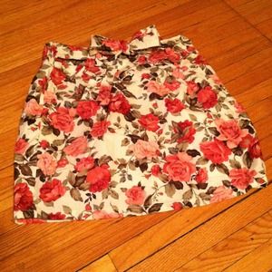 NWOT Cuttiee-House flowery Rosey skirt sz XS S