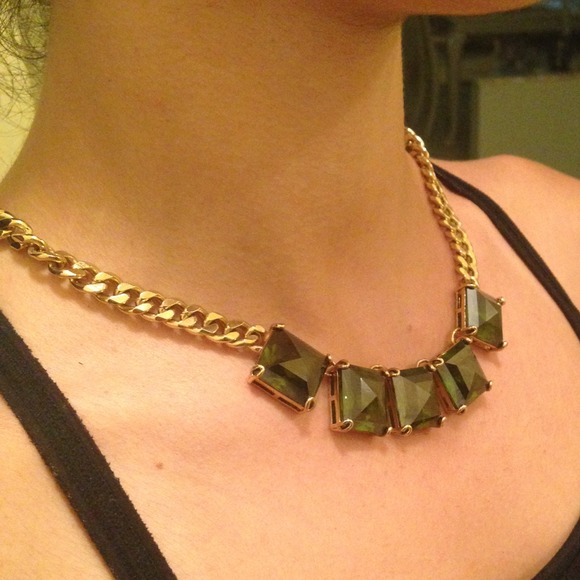 Henri bendel green gem necklace