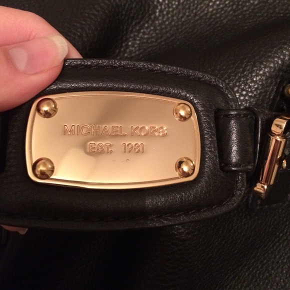 ❌SOLD ON TRADESY❌ Michael Kors Travel bag - Picture 3 of 4