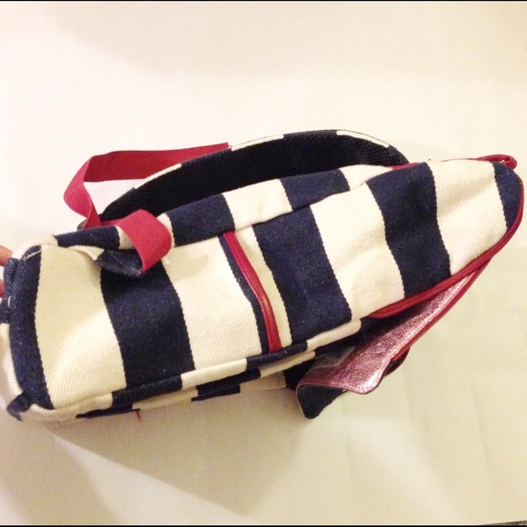 Cute Striped Backpack 💙❤️ - Picture 3 of 4