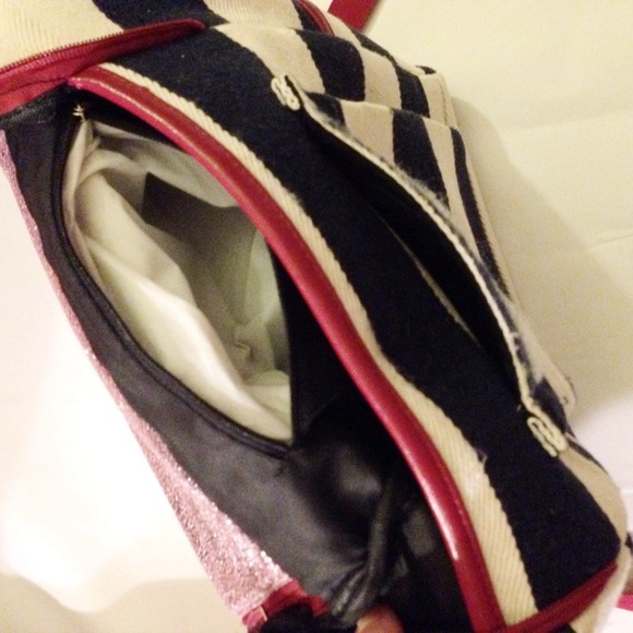 Cute Striped Backpack 💙❤️ - Picture 4 of 4