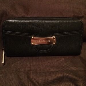 ❌SOLD ON EBAY❌Michael Kors wallet