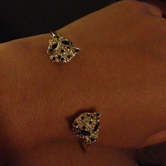 Vintage Jeweled Leopard Bracelet - Picture 1 of 3