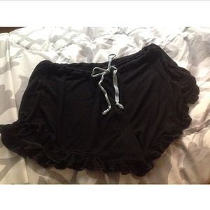 Black vodis with string