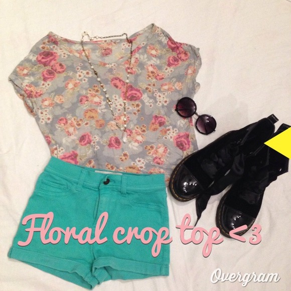 🌸Floral crop top 🌸