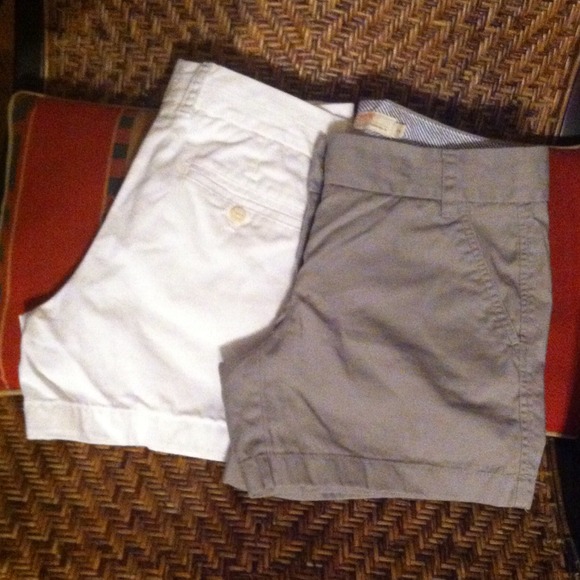 2 pair! J. Crew 100% Cotton Chino Broken-In Shorts - Picture 3 of 4