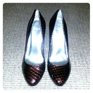 Dark Brown/Burgundy snake skin pumps