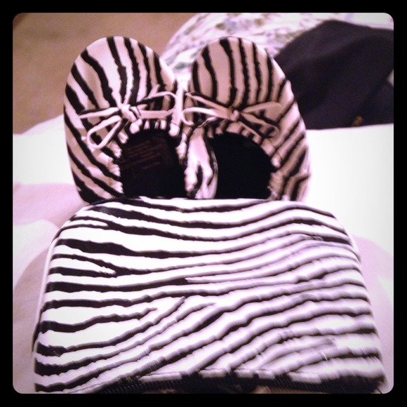 Zebra fold n go flats with matching purse