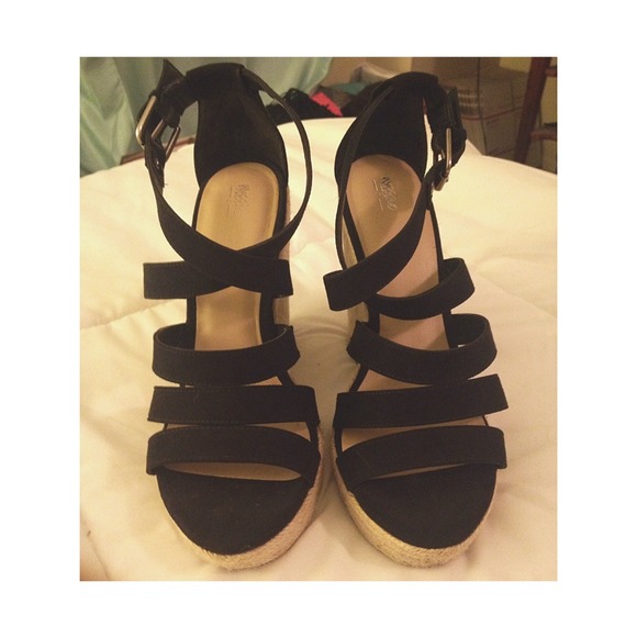 ❗️REDUCED❗️Black Wedges