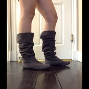 STEVE MADDEN BONANZA Grey Suede Slouchy Boots