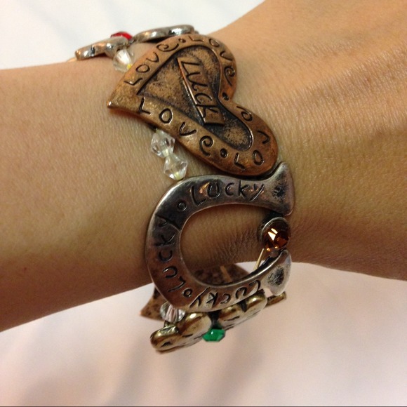 🚫SOLD in  Bundle 🚫Lucky/ Love charm bracelet. 🍀 - Picture 2 of 2