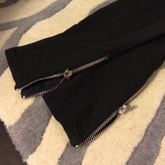 Joe's Jeans Black Denim Jeggings - Picture 2 of 3