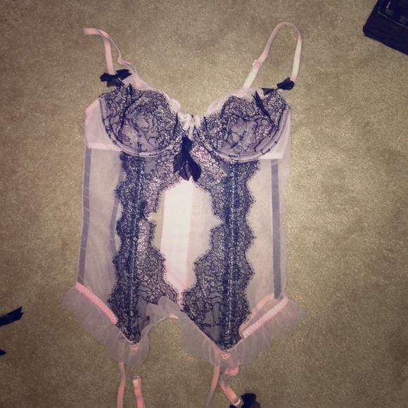 🔥sale🔥Beautiful Pink Bra Garter Corset Lingerie