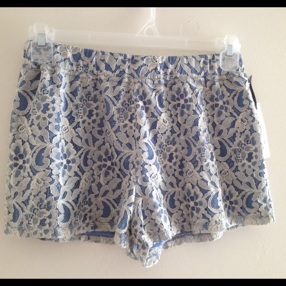 NWT BB Dakota 2 toned lace shorts - Picture 3 of 4