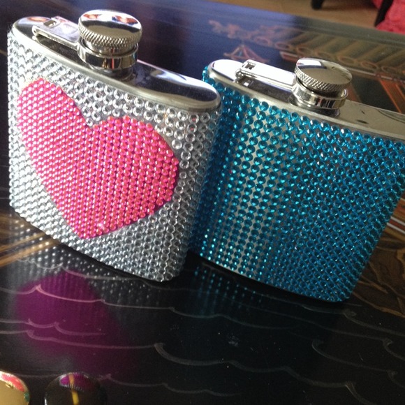 Flask rhinestone texture.