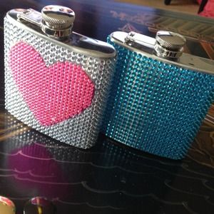 Flask rhinestone texture.