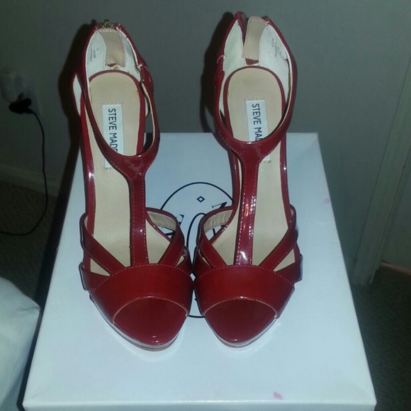 Steve Madden "Haylow" Red Patent Leather heels