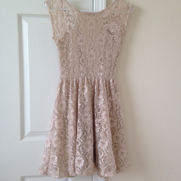Blush Lace Dress - Picture 2 of 3