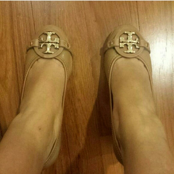 Tory Burch Aaden Mid Heel - Picture 2 of 3