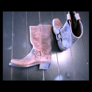 Women's frye boot