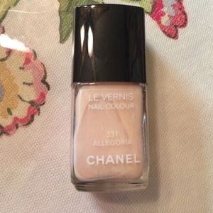 Chanel polish