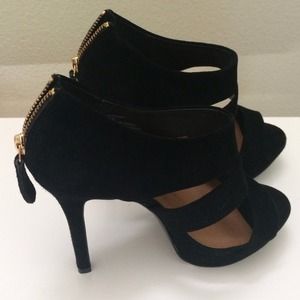 Black Steve Madden heels