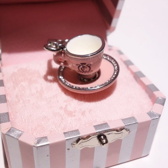 AUTHENTIC juicy tcup charm