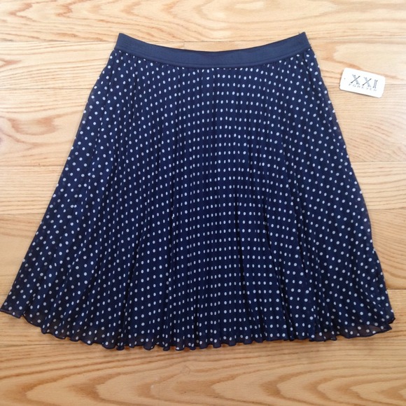 NWT Forever 21 Polka Dot Skirt - Picture 1 of 1