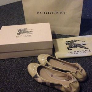 Flash sale! New Burberry Flats!!! Authentic 100%