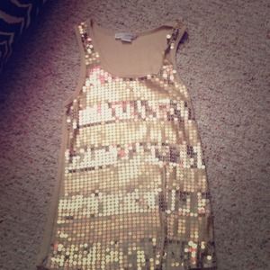 Body central golden sequenced tank