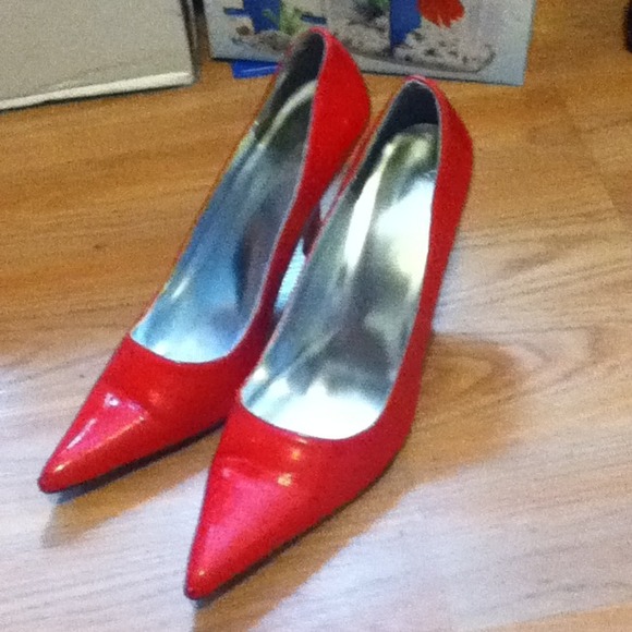 Red Pumps