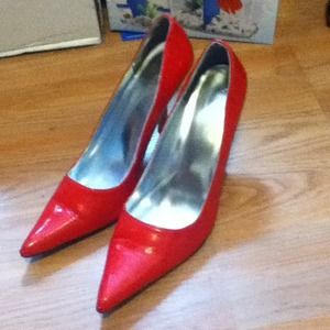 Red Pumps