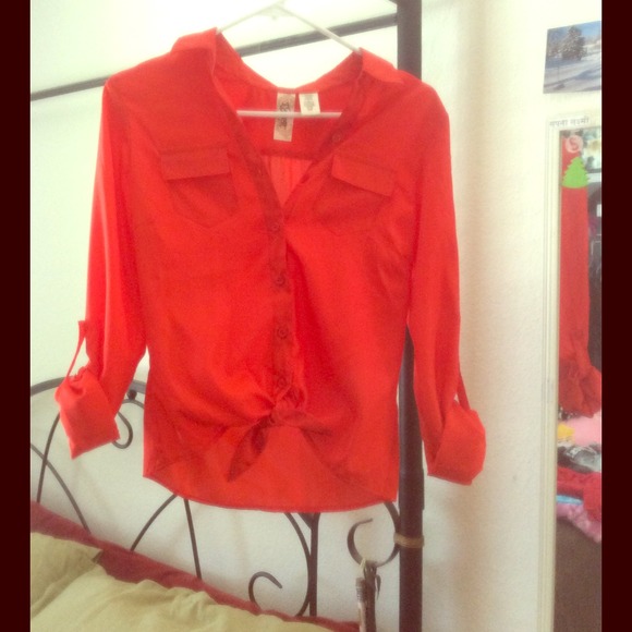 Gorgeous orange-red top😍😍😍😍