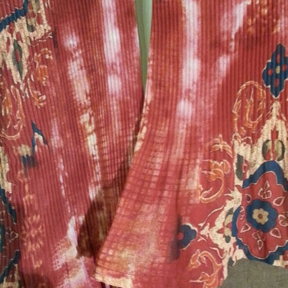 Top - Picture 3 of 4