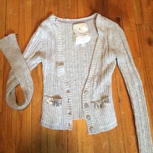 Abercrombie gray knit cropped cardigan