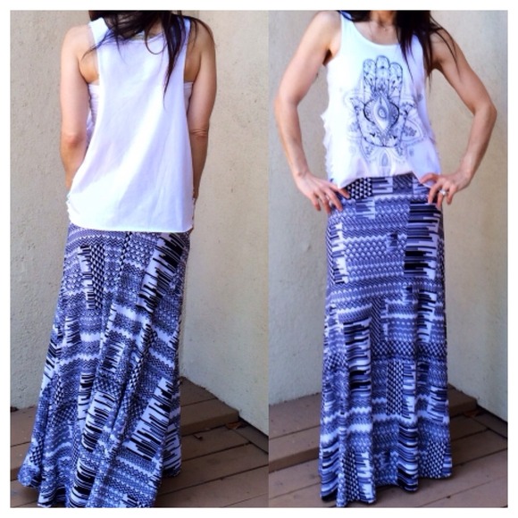 Hamsa tank top 2 LEFT - Picture 2 of 4