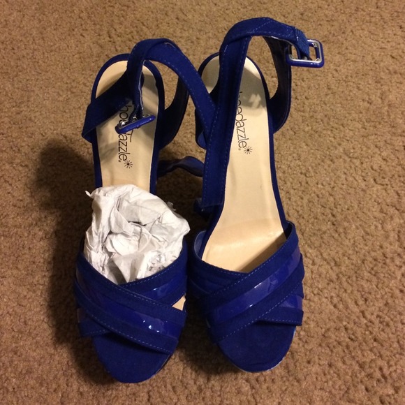 BrandNew wedge Floral shoes! - Picture 2 of 2