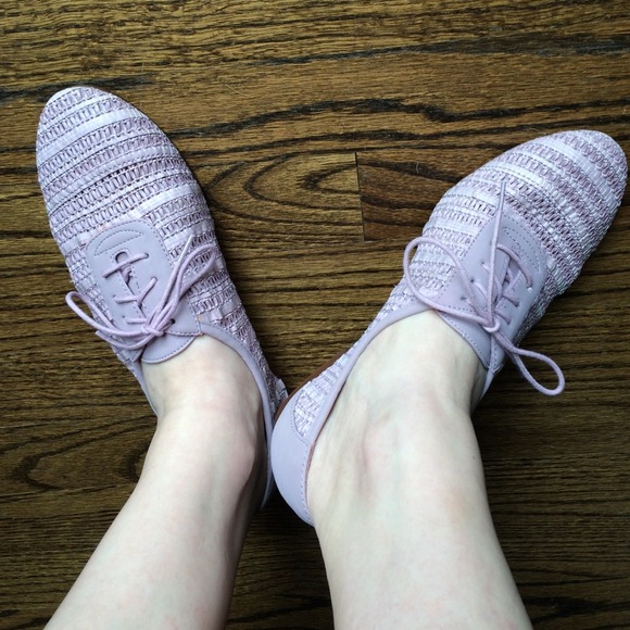 SOLD Steve Madden Lavender "Tirah" Oxford