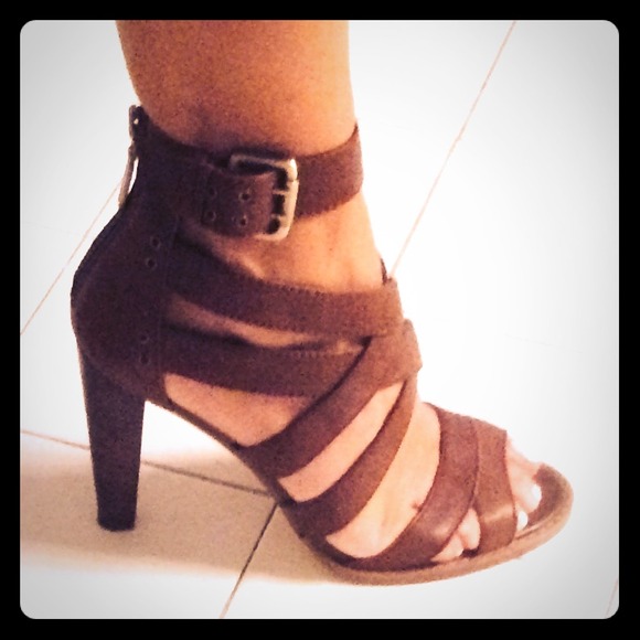 BCBGirls strappy leather sandal size 8