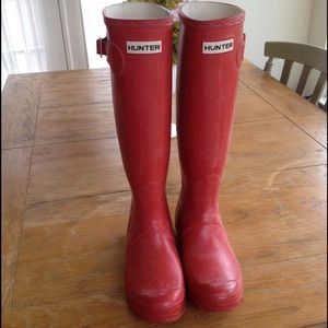 Hunter boots coral red