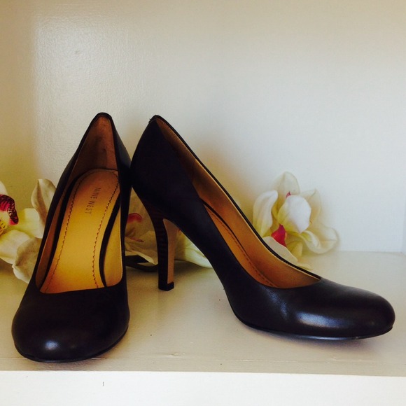 Nine West Dark Brown Leather Heels - Picture 4 of 4