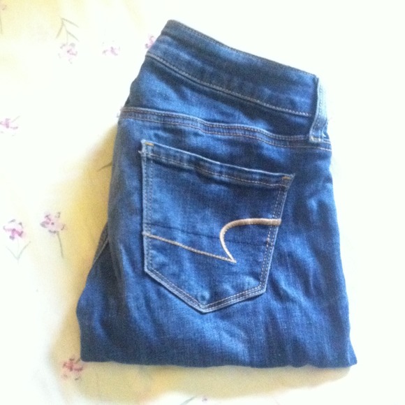 American eagle jeggings + rip curl bottoms